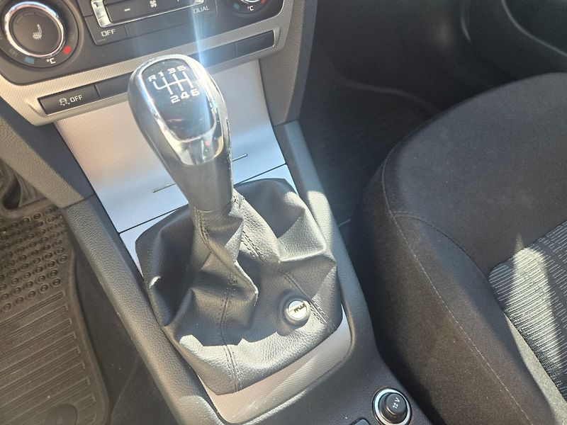 Škoda Octavia (2012) 2.0 TDI STK,Nová spojka - fotka 12 z 27