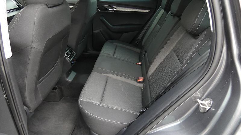 Škoda Karoq 2.0 TDI 110 kW Style 4x4 DSG - fotka 18 z 24
