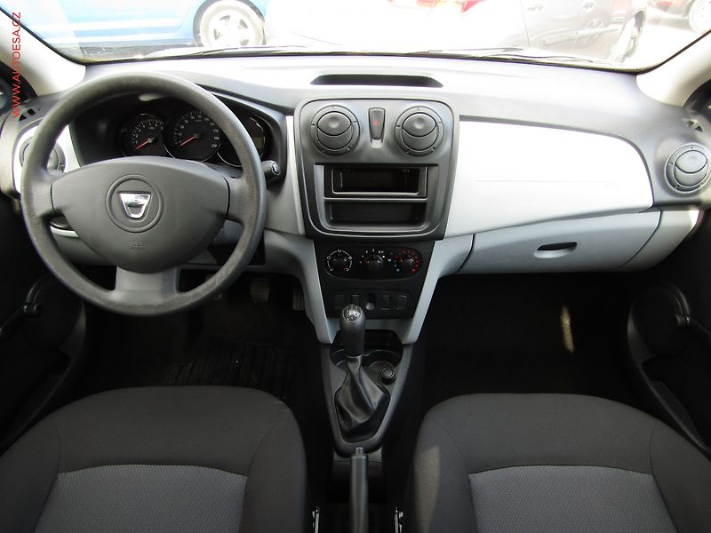 Dacia Sandero (2014) 1.2i, 1.maj,ČR - fotka 8 z 13