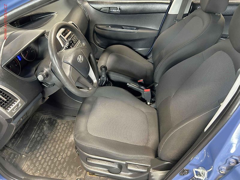 Hyundai i20 (2014) 1.2i, ČR, AC - fotka 9 z 13