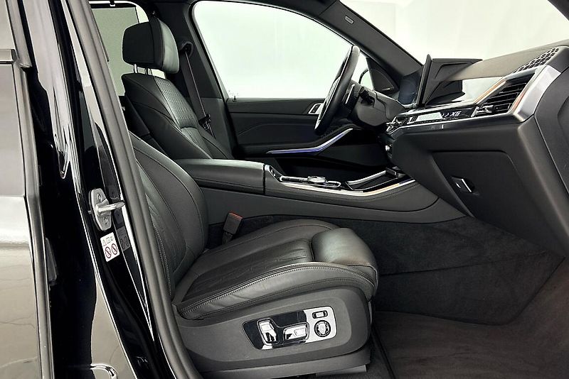 BMW X5 xDrive30d - fotka 15 z 29