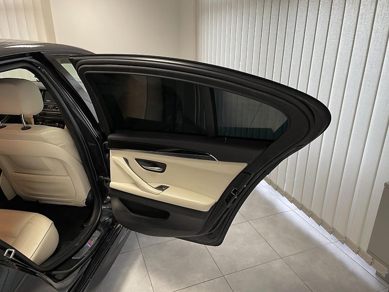 BMW Řada 5 530 XD M-Paket ČR SERVIS DPH - fotka 15 z 25