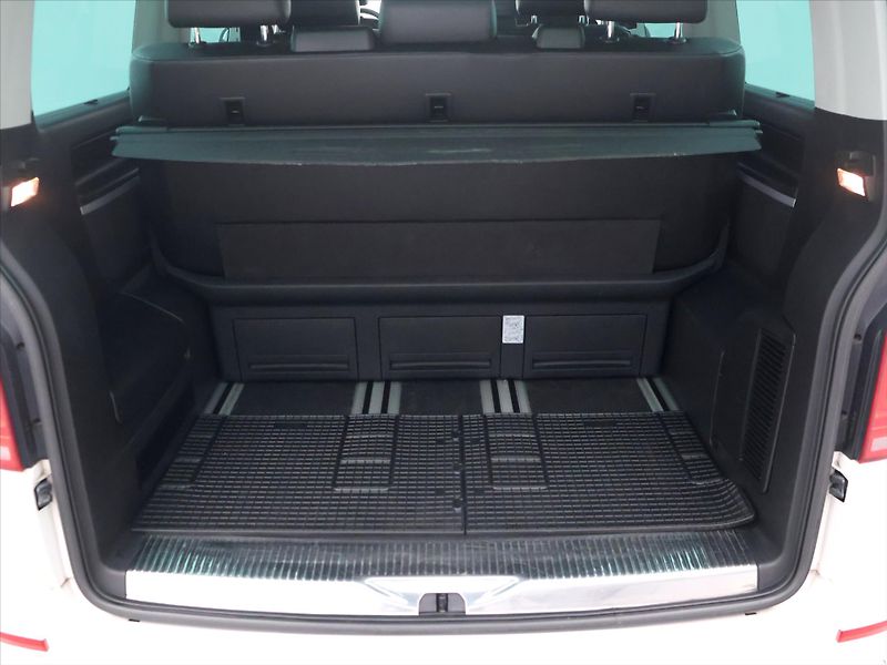 Volkswagen Multivan 2,0 TDI 150kW Highline DSG 4x4 - fotka 10 z 36