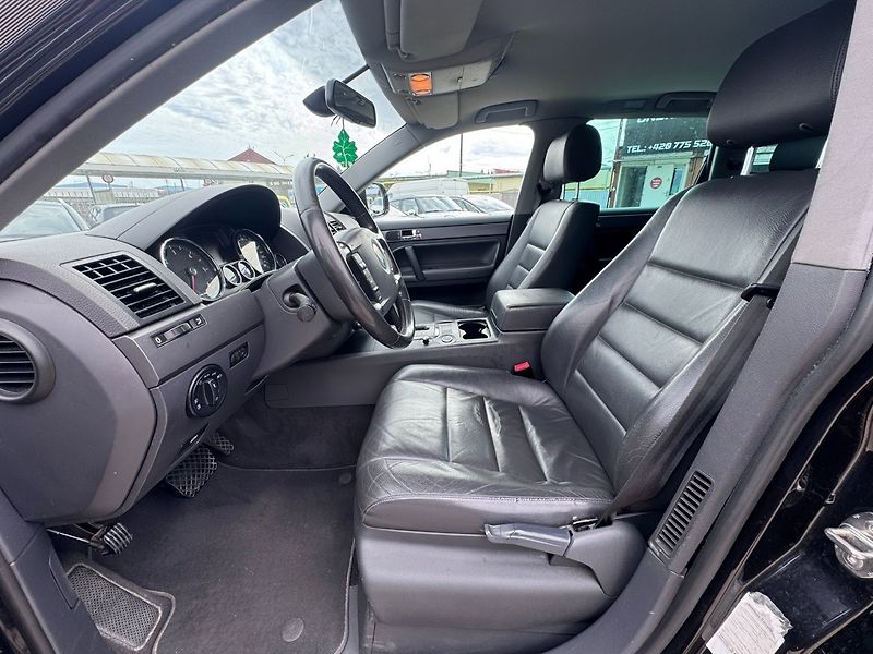 Volkswagen Touareg (2010) 4X4 3,0 TDI V6 176 KW - fotka 17 z 47
