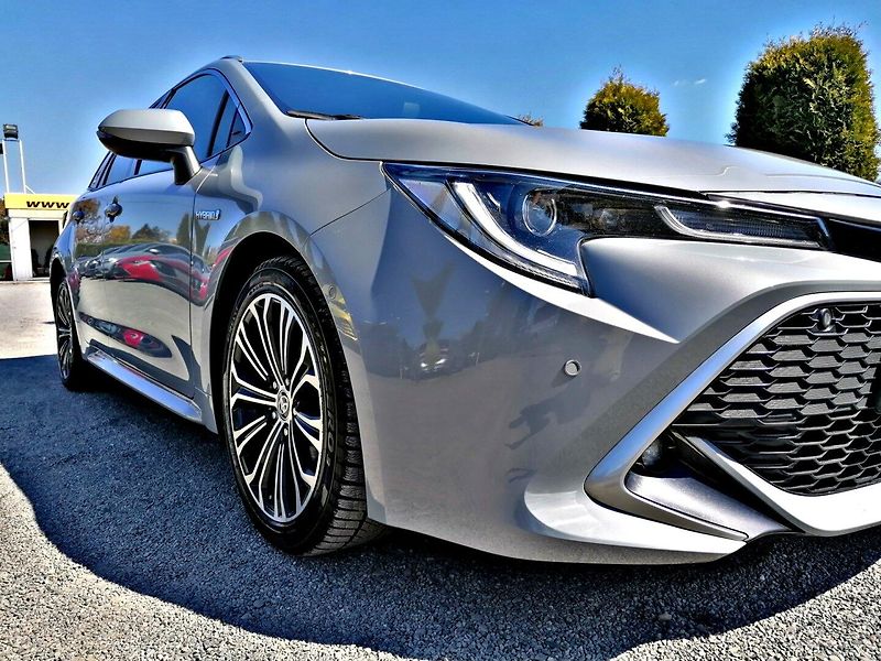 Toyota Corolla (2021) 1.8 Hybrid Executive,Head-up - fotka 31 z 33
