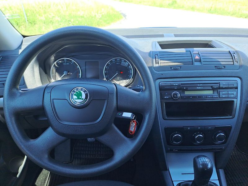 Škoda Octavia 1.4 16V, DOLOŽENÉ KM - fotka 19 z 26
