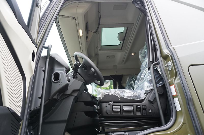 Iveco S-WAY (2026) AS260S460Y-FP / FULL ADR - fotka 17 z 24