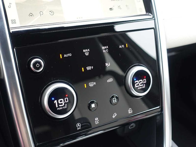 Land Rover Discovery Sport 2,0 R-Dynamic SE D200 - fotka 28 z 36