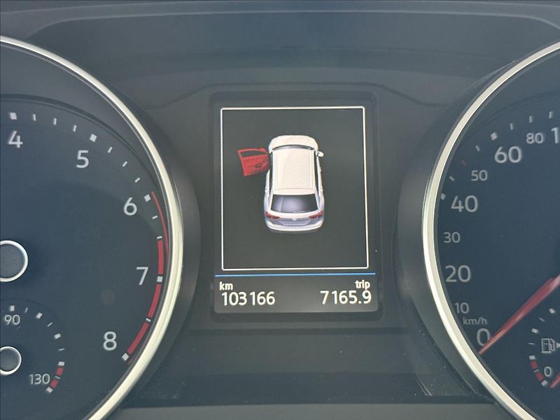 Volkswagen Tiguan 1,4   TSI,SERVISKA,1.MAJITEL - fotka 12 z 26