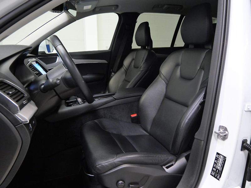 Volvo XC90 - fotka 11 z 27