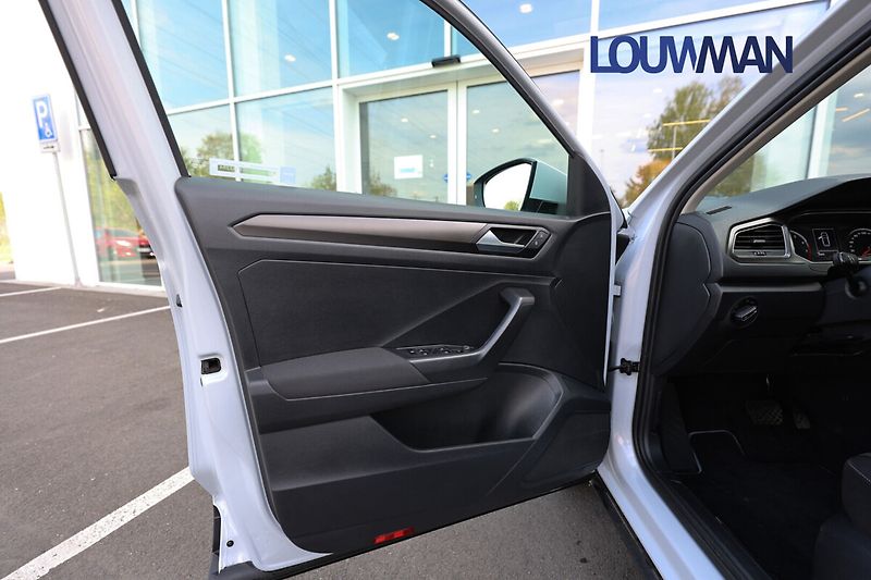 Volkswagen T-Roc Design 1.5 TSI DSG7 - fotka 16 z 26