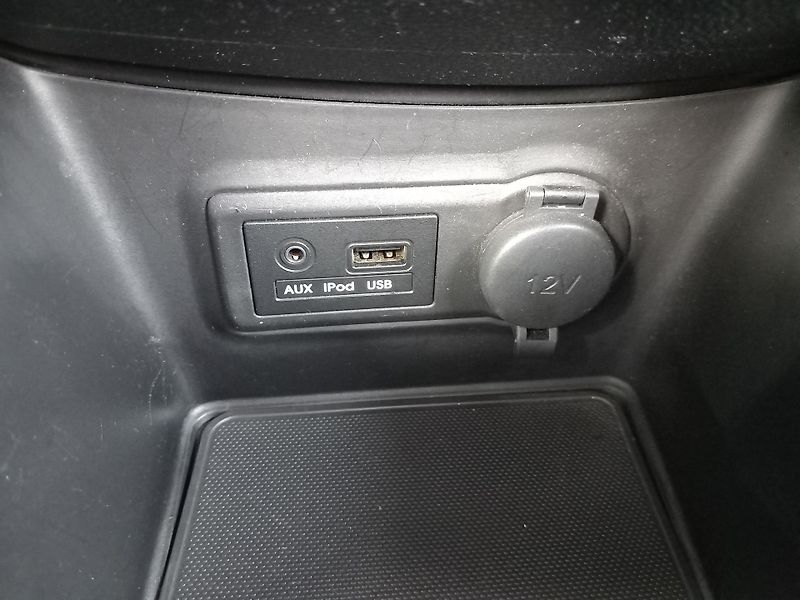 Hyundai ix20 (2014) 1,4CRDi SERVISKA VYHŘ.SEDADLA - fotka 28 z 43
