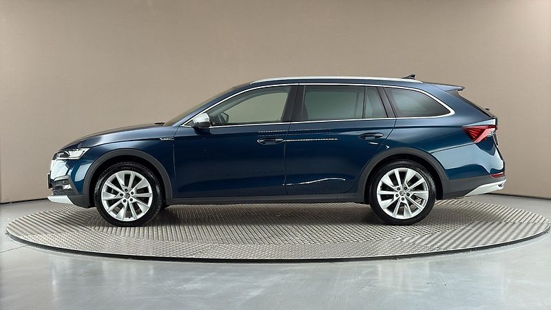 Škoda Octavia 2.0 TDI DSG 4x4 Scout Combi - fotka 4 z 28