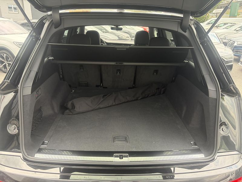 Audi Q7 3.0TDi Sline quattro - fotka 13 z 20