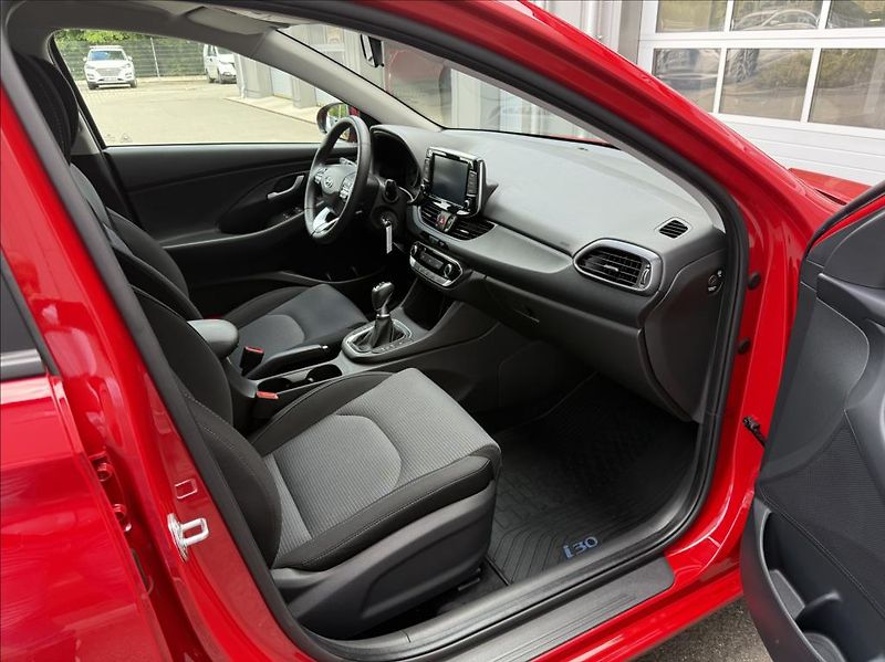 Hyundai i30 1,0 T-GDI  WG Comfort Climate - fotka 13 z 26