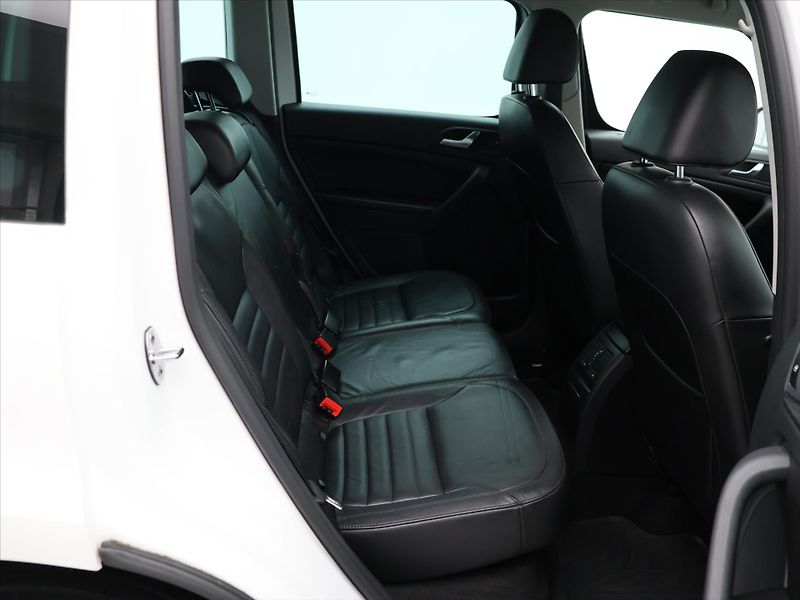 Škoda Yeti 2,0 TDI 103kW DSG 4x4 DPH - fotka 12 z 28