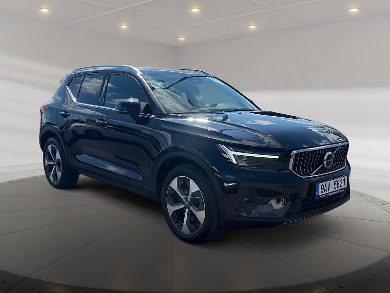 Volvo XC40 (2023) ULTIMATE BRIGHT B4 P 145kW AWD - fotka 3 z 11
