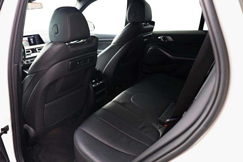BMW X5 xDrive30d - fotka 14 z 15