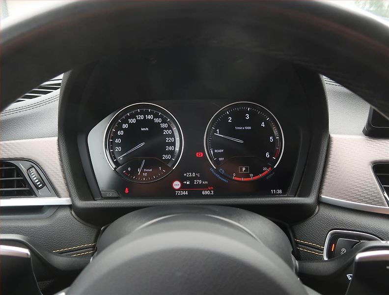 BMW X2 (2019) M Paket xDrive18d - fotka 11 z 22
