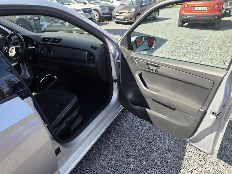 Škoda Fabia 1.0 TSI 46tkm - fotka 12 z 18