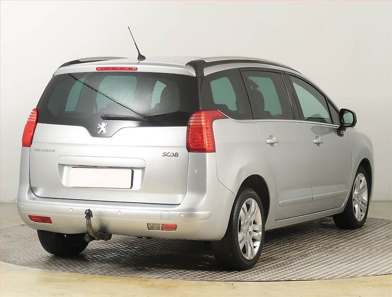 Peugeot 5008 (2011) 2.0 HDI, Navi, Tempomat - fotka 5 z 25