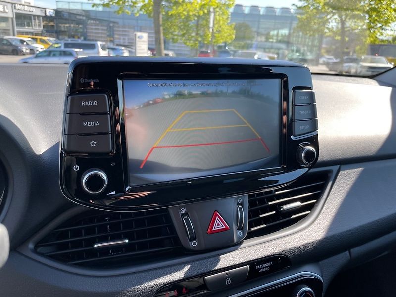 Hyundai i30 1,0 T-GDi Family Comfort, ČR - fotka 29 z 34