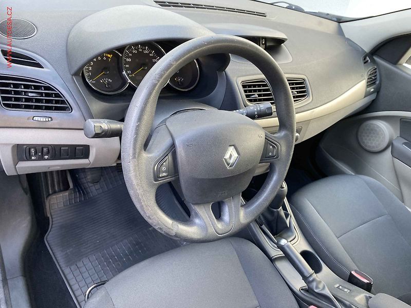 Renault Mégane (2010) 1.6 16V, ČR, AC, temp - fotka 12 z 14