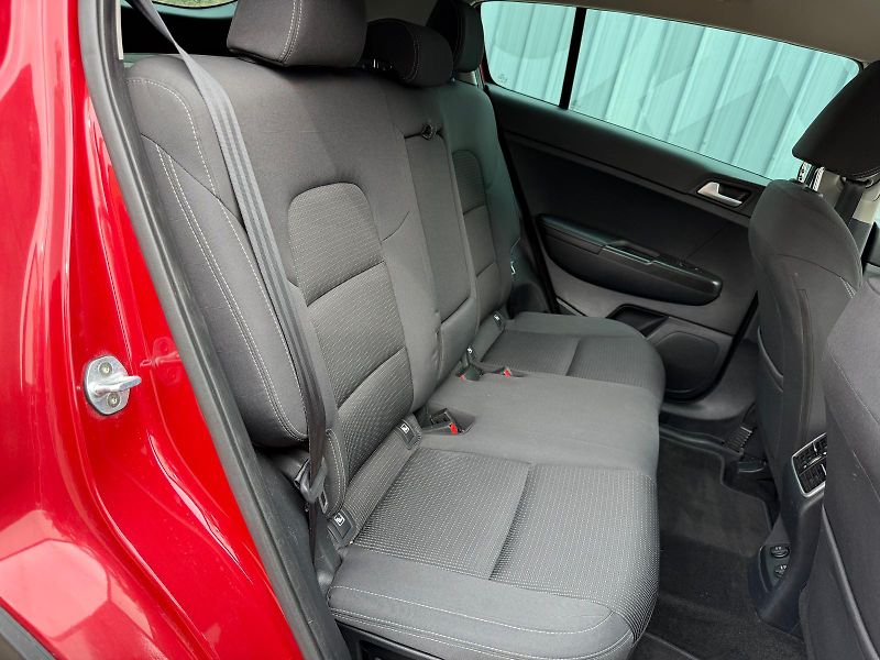 Kia Sportage 1,7 CRDi 4x2 Dynamic - fotka 22 z 35