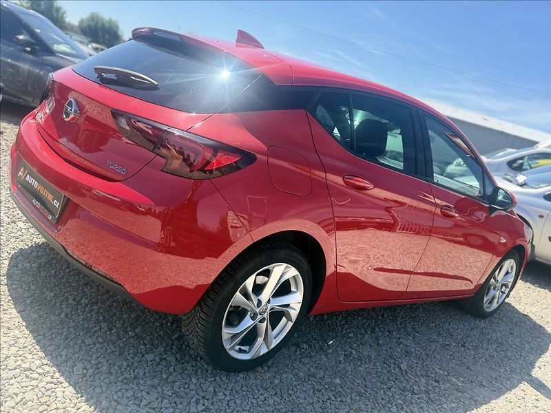 Opel Astra 1,4 + TURBO 110kW 48tKm! - fotka 5 z 33