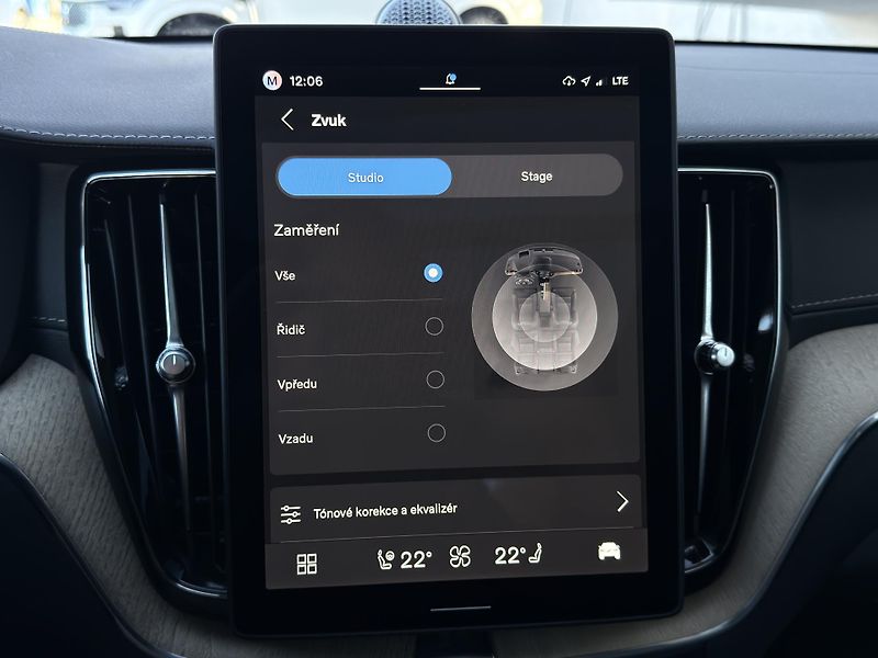 Volvo XC60 T8 AWD ULTRA DARK / B&W VZDUCH - fotka 43 z 57