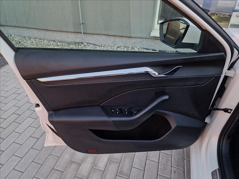 Škoda Octavia 2.0 TDI Style,původ ČR,1.Maj. - fotka 37 z 49