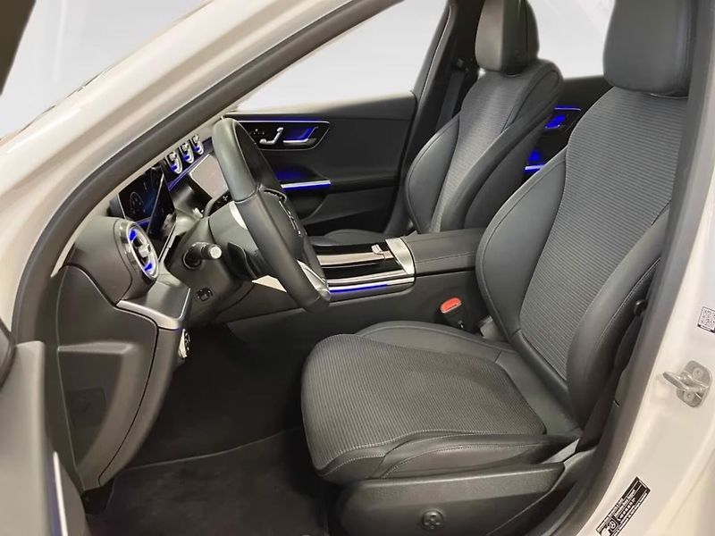 Mercedes-Benz Třídy C 180 Avantgarde Pano Paměť Kam - fotka 9 z 19