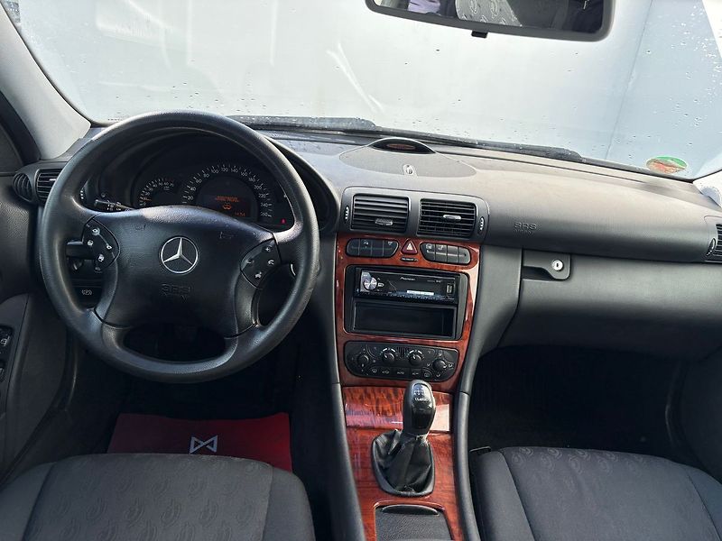 Mercedes-Benz Třídy C 1.7, 105kW, Kompressor - fotka 5 z 23