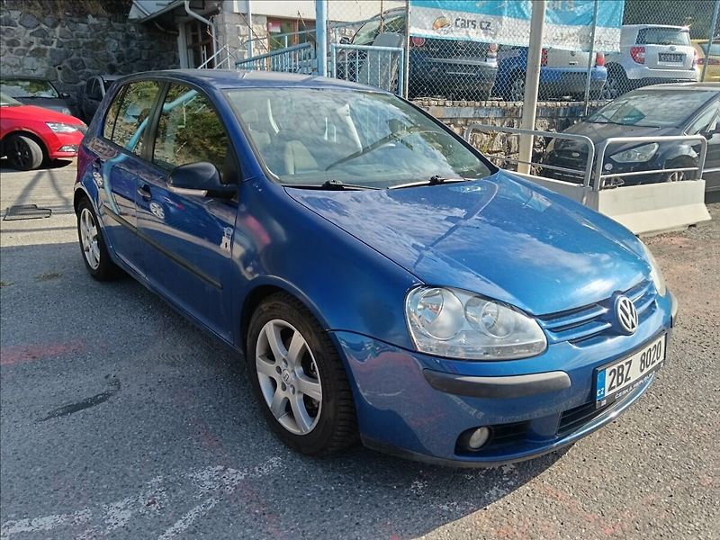 Volkswagen Golf 2,0 TDi - fotka 13 z 18