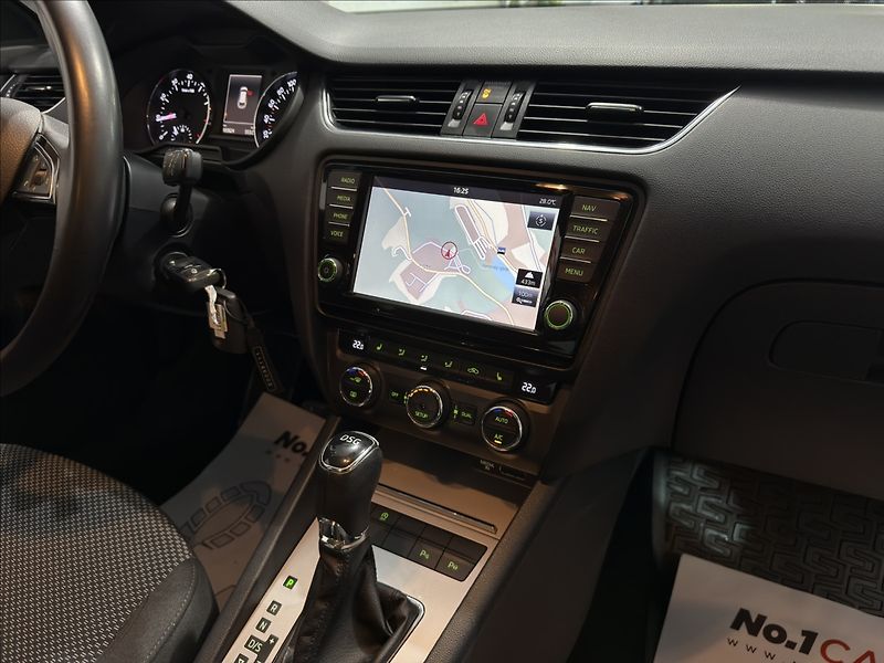 Škoda Octavia 1,8   TSI DSG EA888 ELEGANCE - fotka 23 z 38