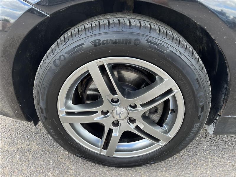 Mercedes-Benz Třídy B 2,0 i CNG ČR KLIMA SERVIS PNEU - fotka 32 z 37