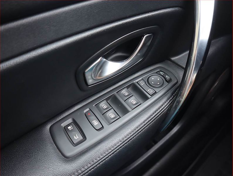Renault Latitude (2012) Initiale 2.0 dCi, Automat - fotka 20 z 20