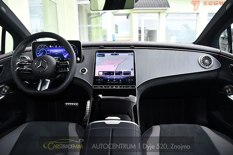 Mercedes-Benz EQE 350+ AMG - fotka 21 z 56