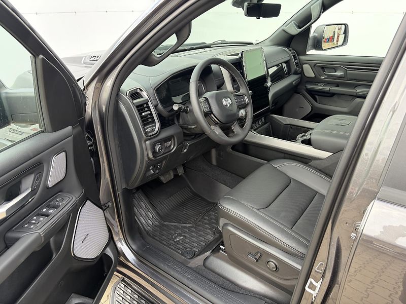 Dodge RAM (2026) 1500 Rebel 5.7 V8 2026 - fotka 13 z 37
