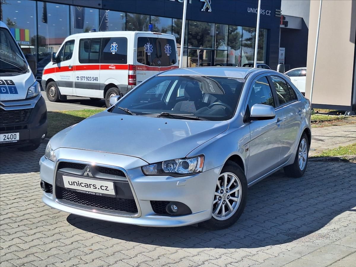Mitsubishi Lancer 1,6   poctivý komplet servis