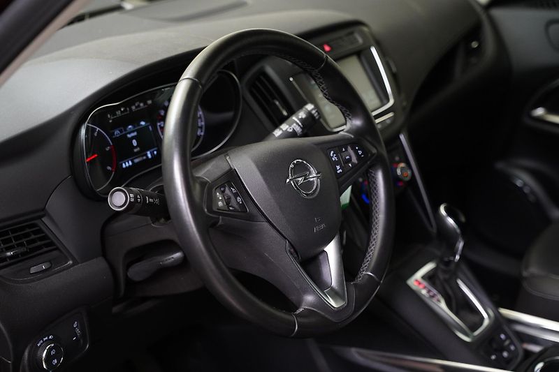 Opel Zafira - fotka 14 z 24