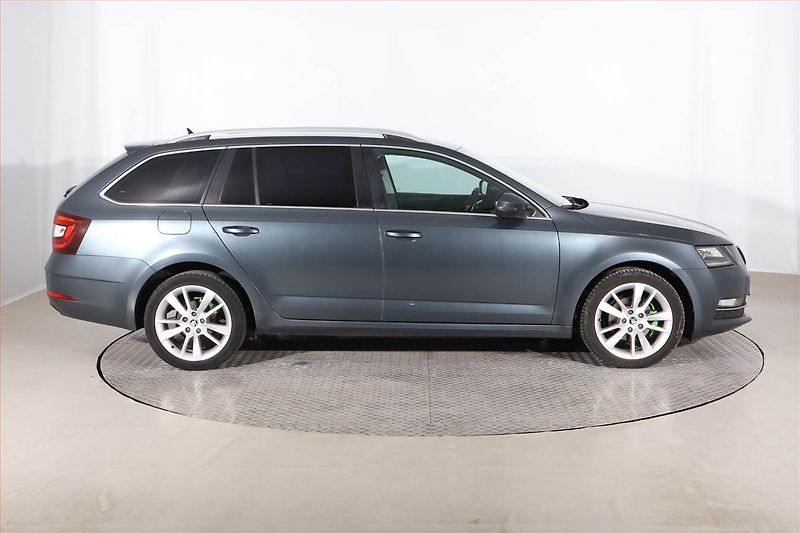 Škoda Octavia (2017) 1.6 TDI, Navi, Tempomat - fotka 6 z 25