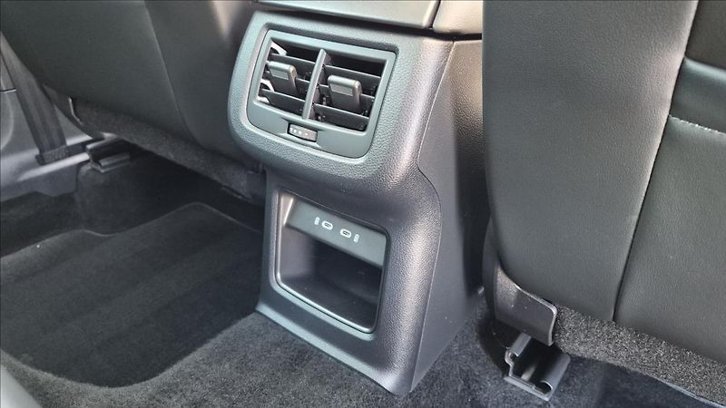Seat Ateca 2,0 TDi 110 Kw Style DSG DPH - fotka 16 z 27