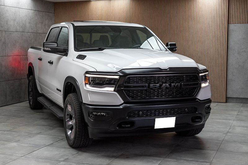 Dodge RAM 5.7 HEMI BIGHORN 4x4*PPF*ČR 1M - fotka 3 z 49
