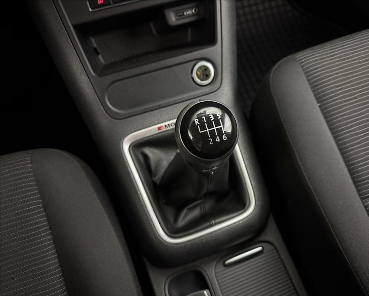 Volkswagen Tiguan 2,0 110kW 4X4 NAVI SERVIS TZ - fotka 27 z 41