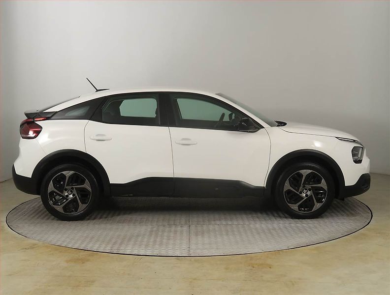 Citroën C4 (2024) 1.2 PureTech, Automat, ČR - fotka 6 z 23