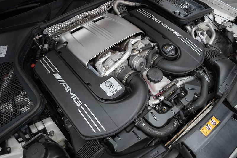 Mercedes-Benz Třídy C C63 AMG V8 BURMESTER*NAPPA*DPH - fotka 41 z 51
