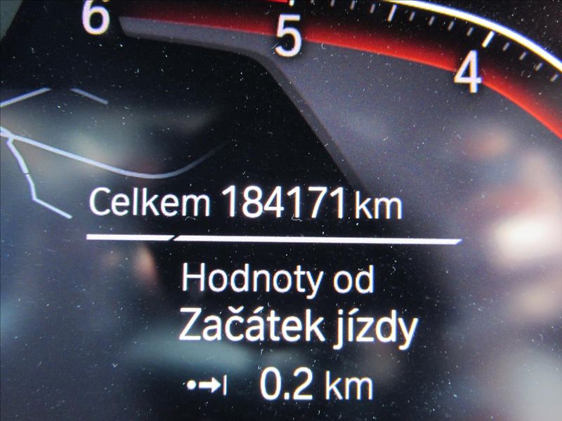 BMW X7 3,0 d xDrive30d 195 kW 7 míst - fotka 15 z 44