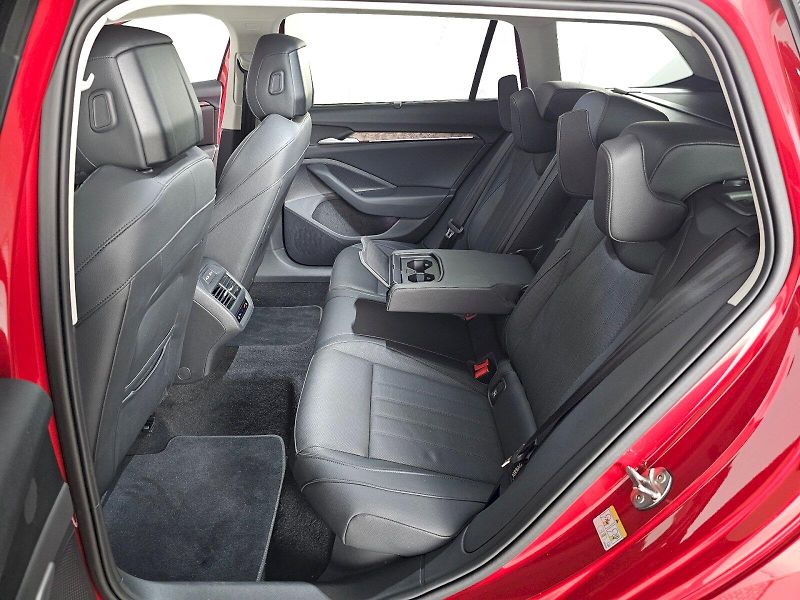 Škoda Superb (2024) 2.0TDi 142kW 4x4 Laurin a Klem - fotka 7 z 30