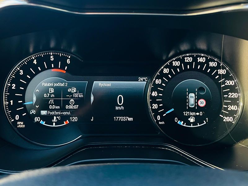 Ford Mondeo 2.0TDCi MAN VÝHŘEV SENZORY LED - fotka 42 z 46